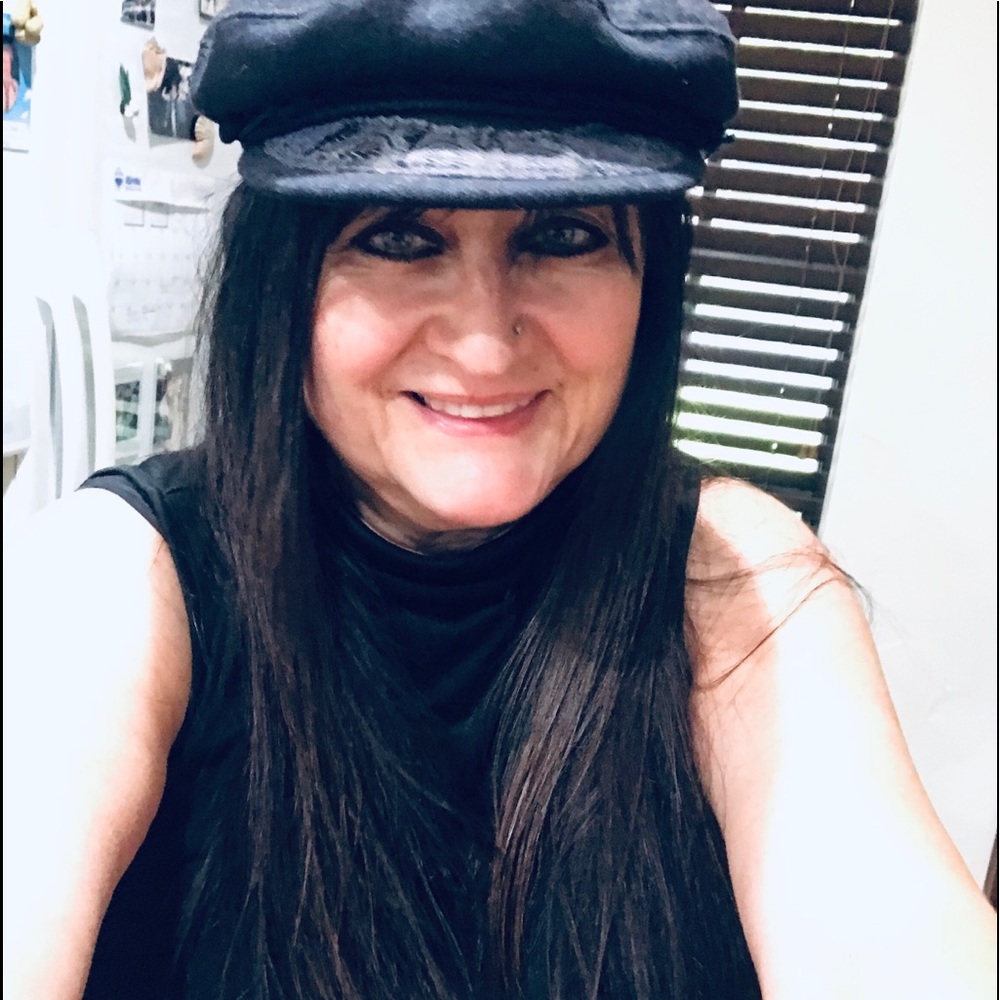 Meet your Posher, Nanci